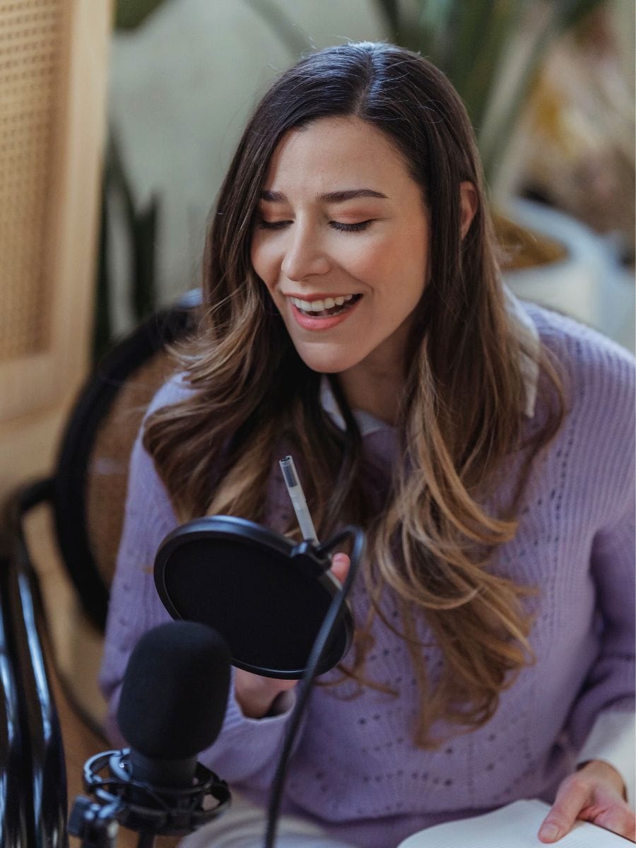 Comment enregistrer un podcast Le filtre anti-pop et les panneaux acoustiques