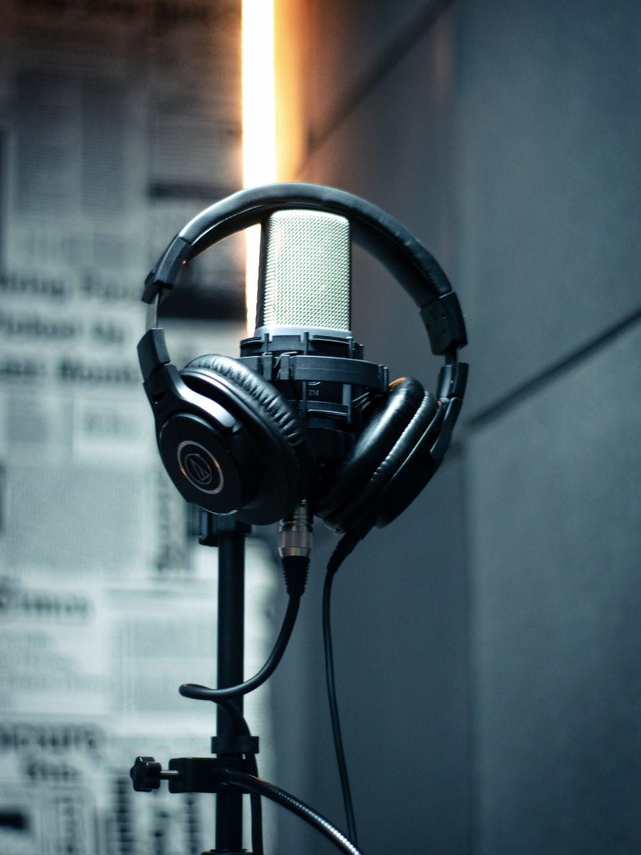 Utilise la promotion croisée pour booster la portée de ton podcast